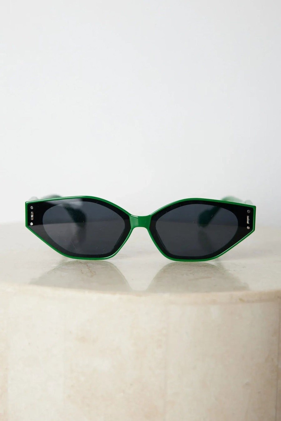 Women Esther & Co Sunglasses | Arrow|Green