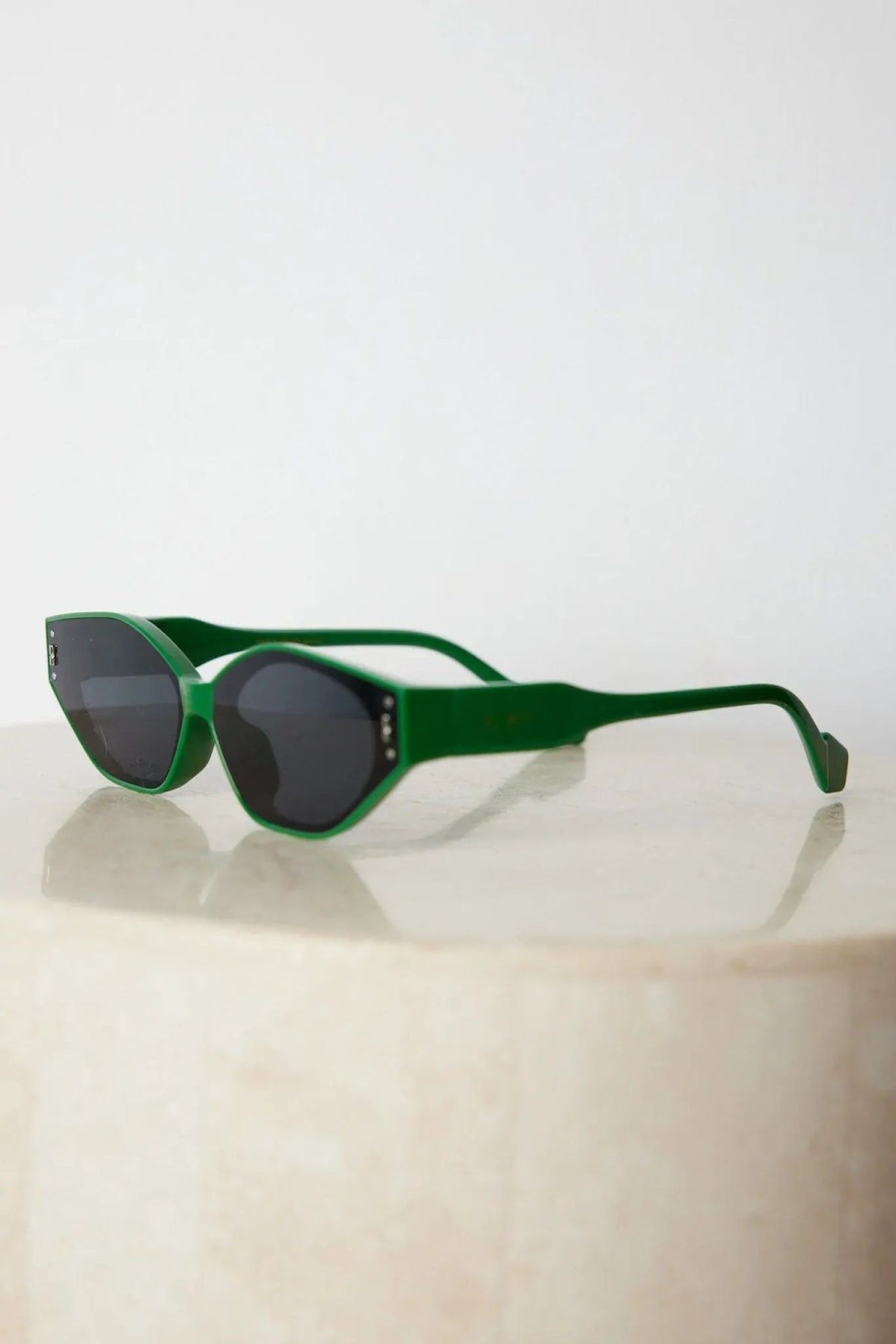 Women Esther & Co Sunglasses | Arrow|Green