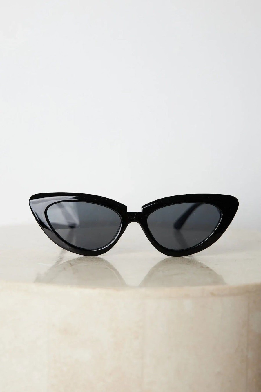 Women Esther & Co Sunglasses | Finlay|Black