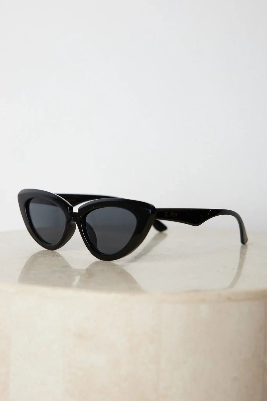 Women Esther & Co Sunglasses | Finlay|Black