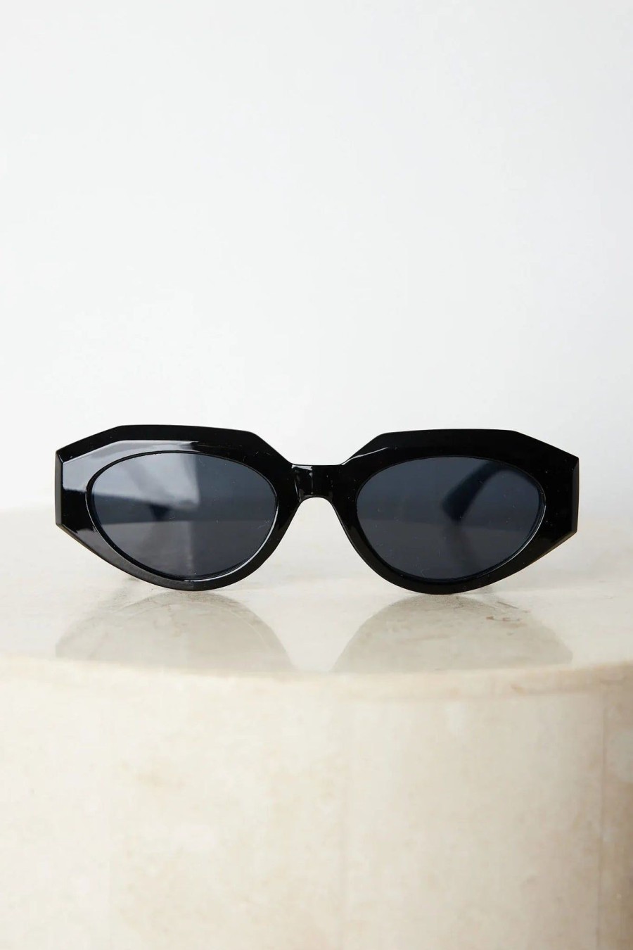 Women Esther & Co Sunglasses | Yvette|Black