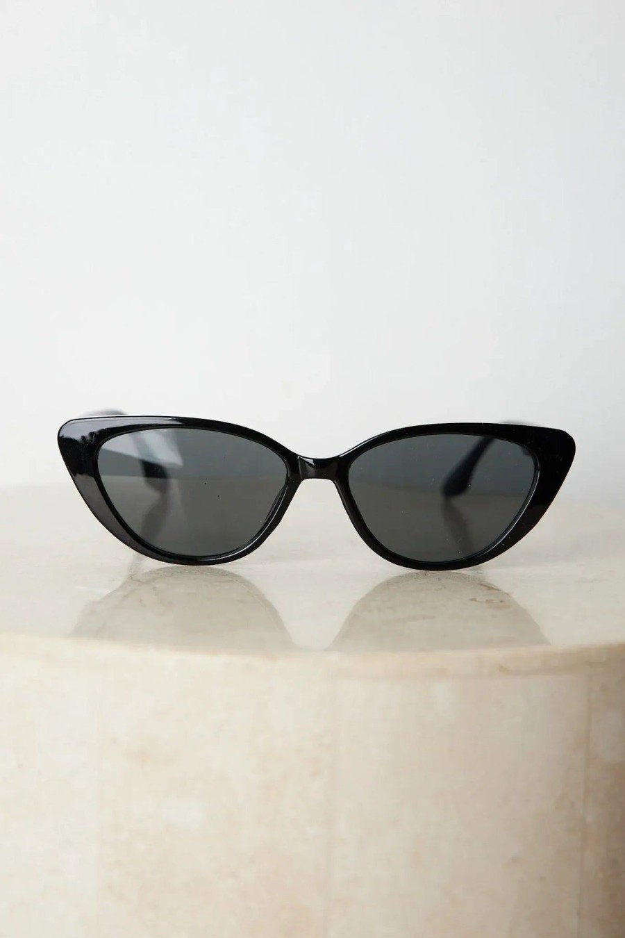 Women Esther & Co Sunglasses | Bloom|Black