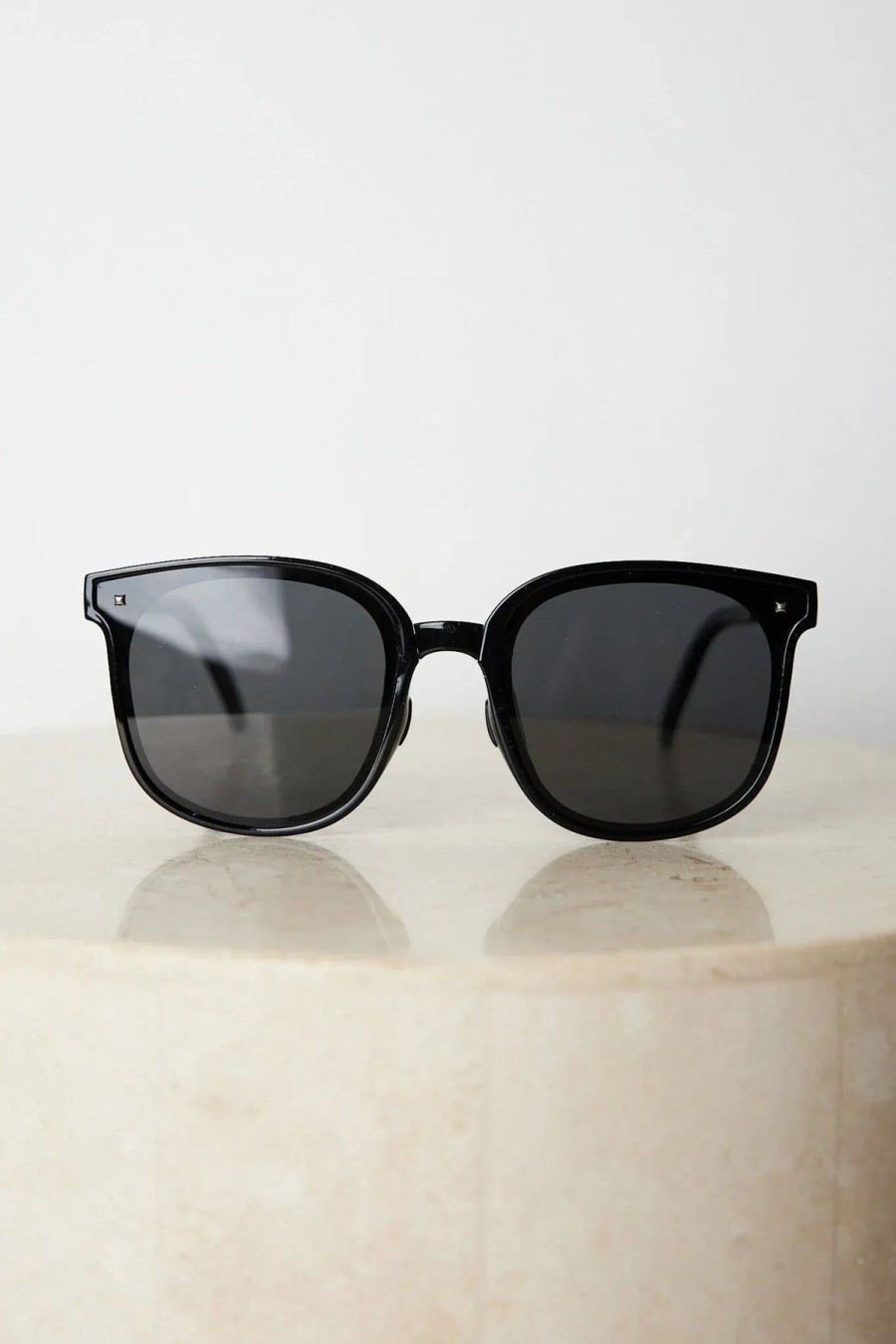 Women Esther & Co Sunglasses | Finneas|Black