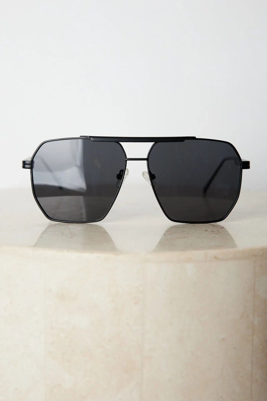 Women Esther & Co Sunglasses | Jamie|Black