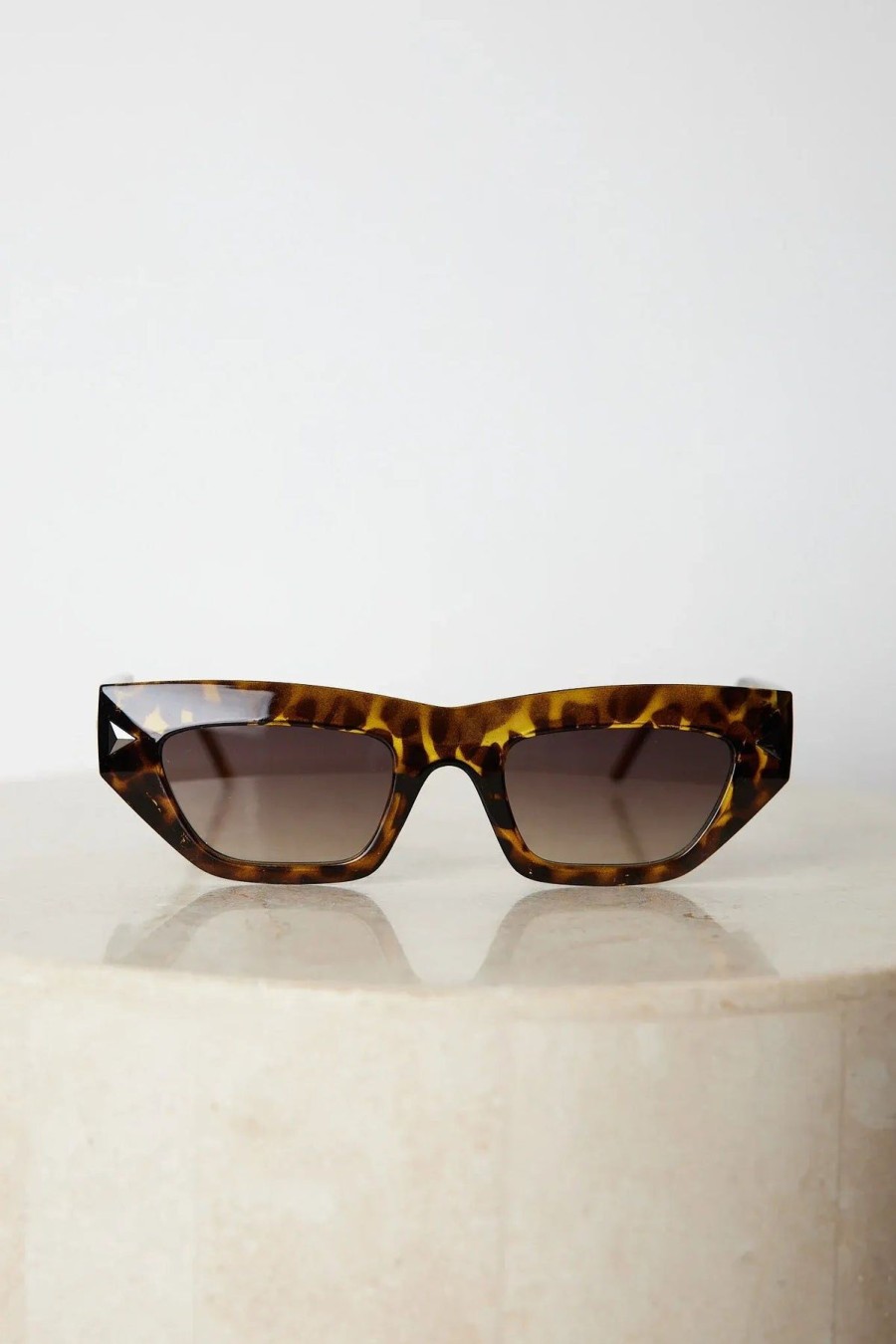 Women Esther & Co Sunglasses | Millie|Dark Tortoise