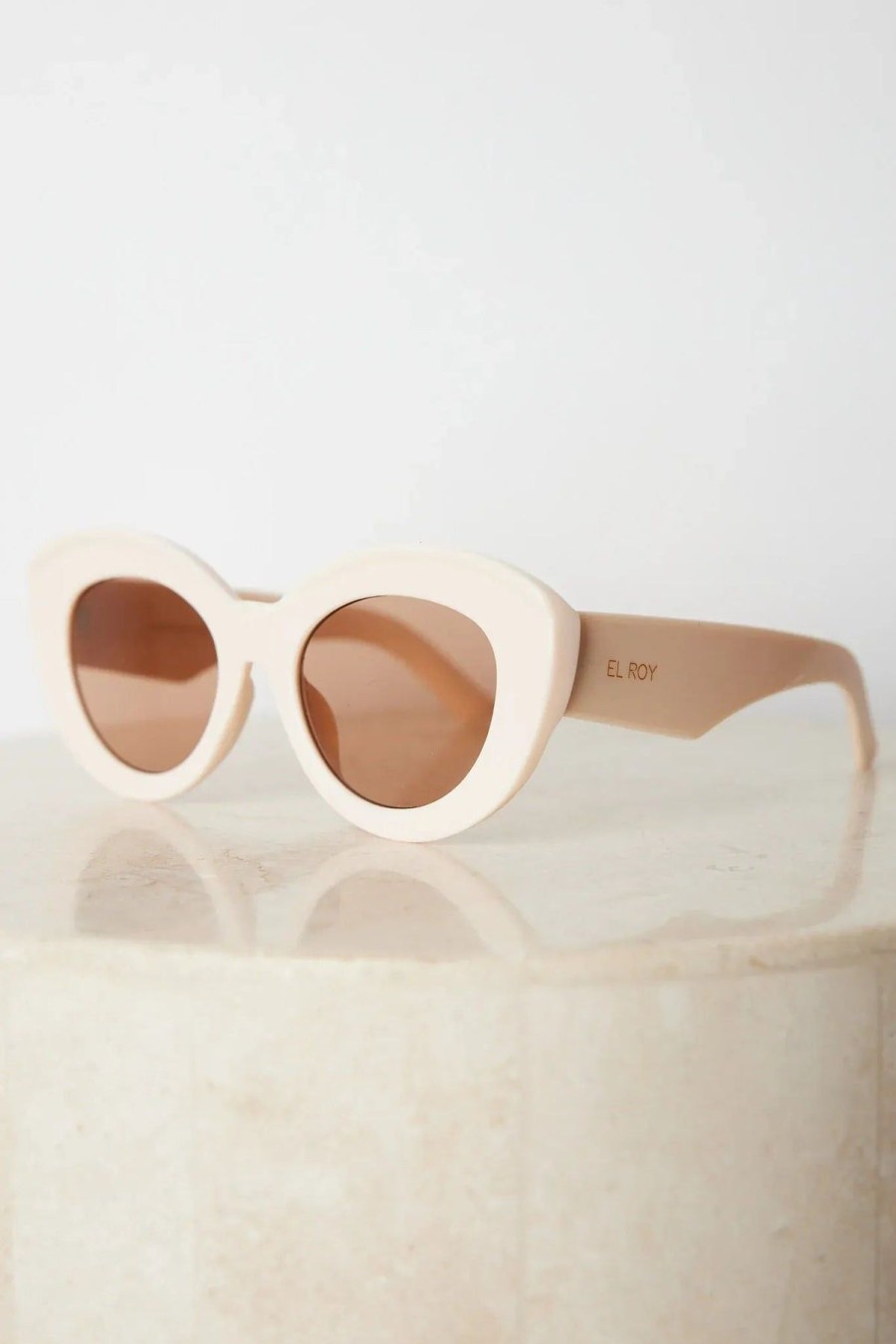 Women Esther & Co Sunglasses | Banks|Beige