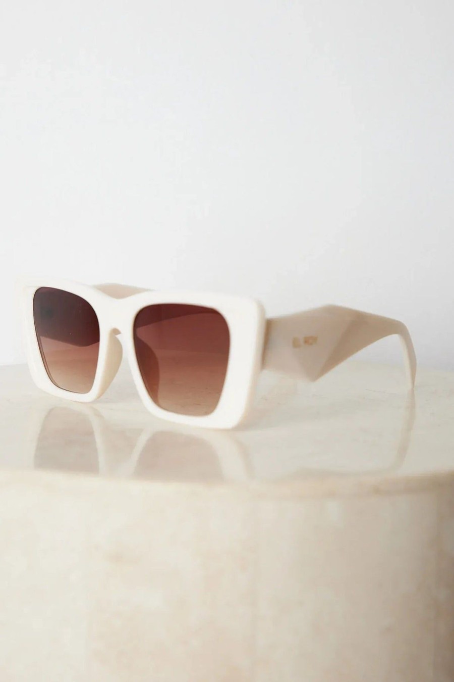 Women Esther & Co Sunglasses | Calloway|Beige