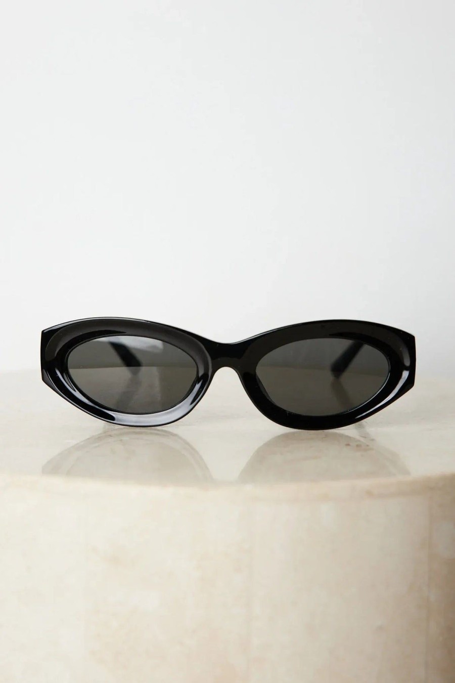 Women Esther & Co Sunglasses | Arlo|Black